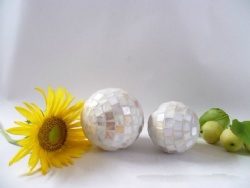 Mother of Pearl Mosaic Polyfoam Ball  in Different Size